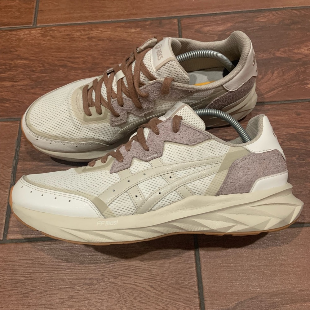 SOLD Asics Tarther Blast Earth Day Beige/Cream Running Shoes - SIZE 13